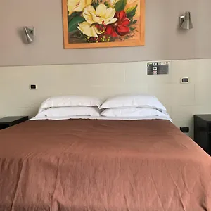 https://residenza-cernaia.it-romehotels.com